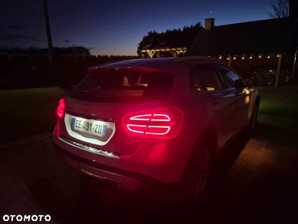 Mercedes-Benz GLA 180 (CDI) d 7G-DCT AMG Line - 10