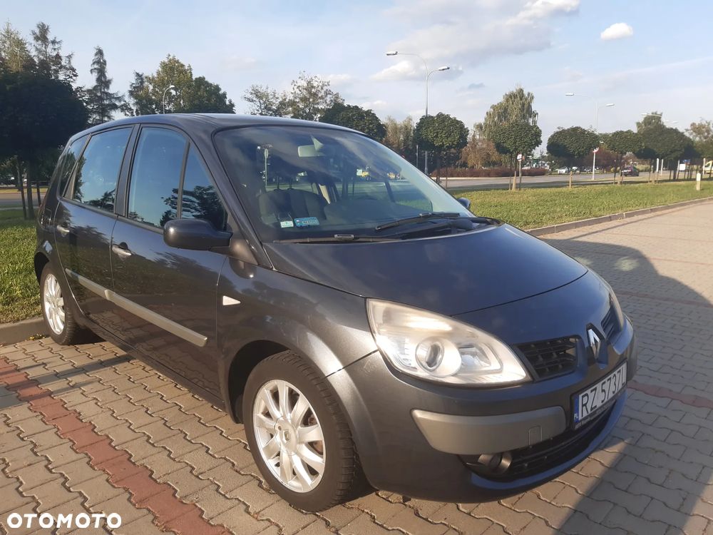 Renault Scenic - 1