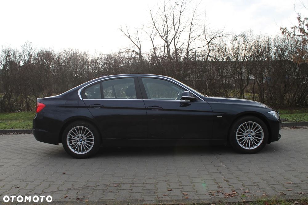 BMW Seria 3 320i Luxury Line - 7