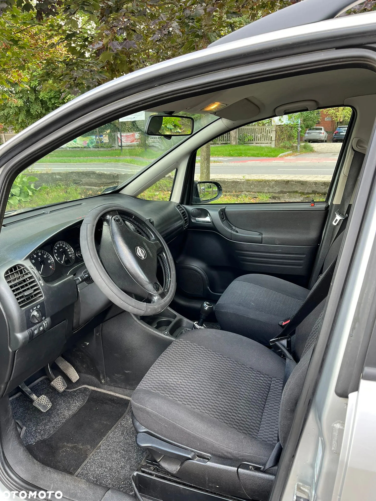 Opel Zafira 1.8 16V Comfort - 6