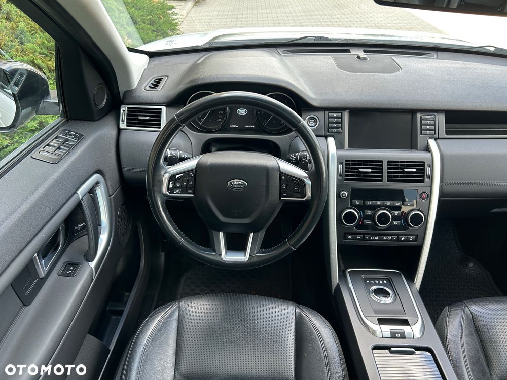Land Rover Discovery Sport - 8