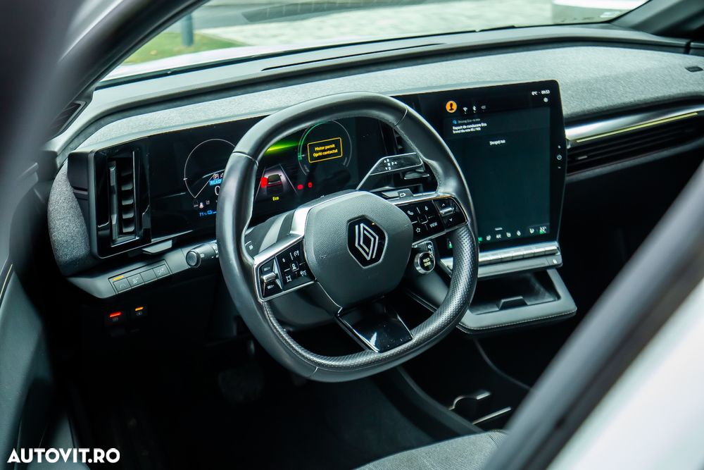 Renault Megane E-TECH 60 kWh 220 CP Techno - 10