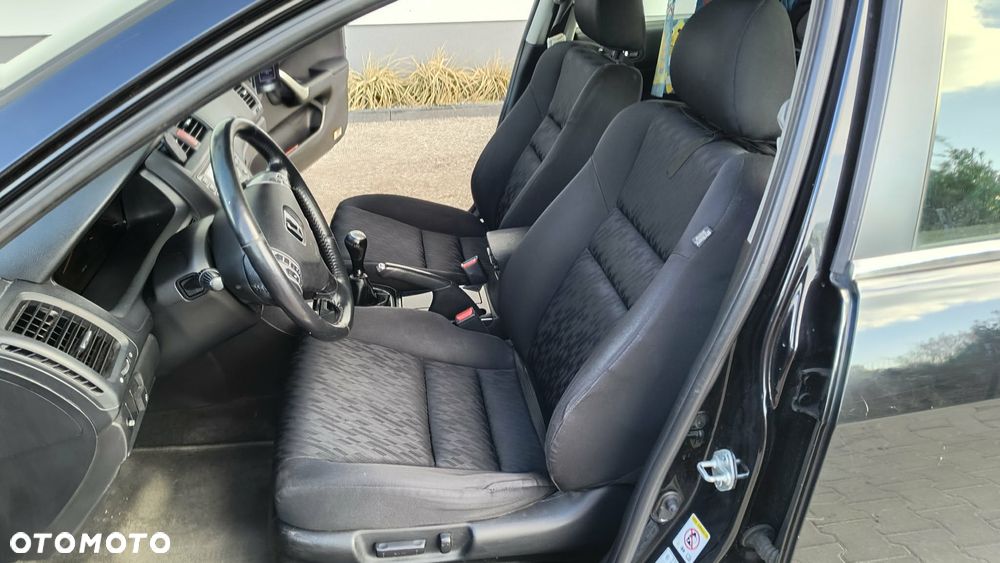 Honda Accord 2.0 Executive - 19