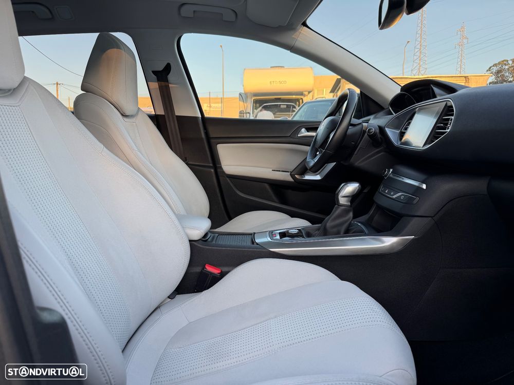 Peugeot 308 SW PureTech 110 Stop & Start Allure - 7