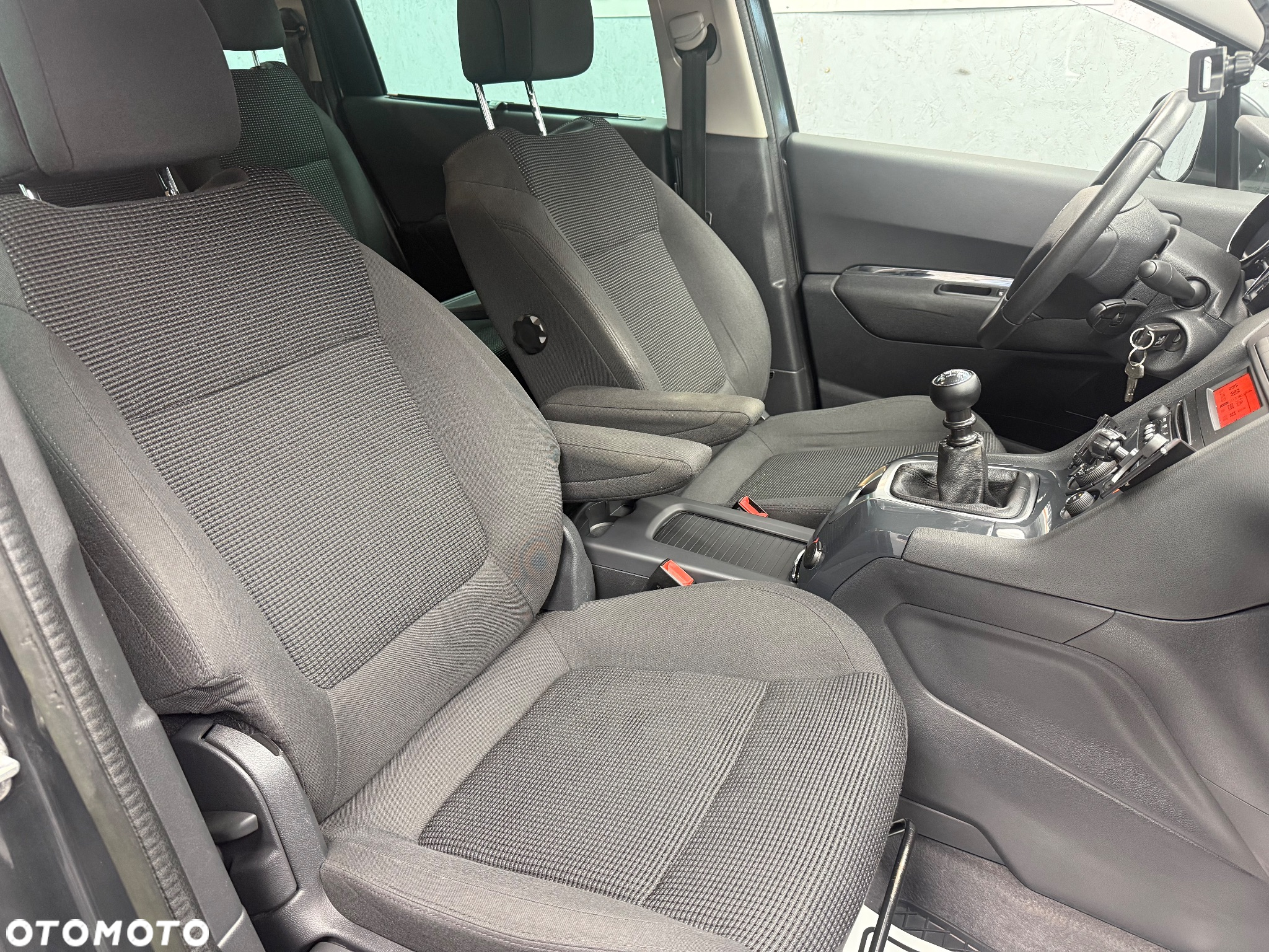 Peugeot 5008 - 8