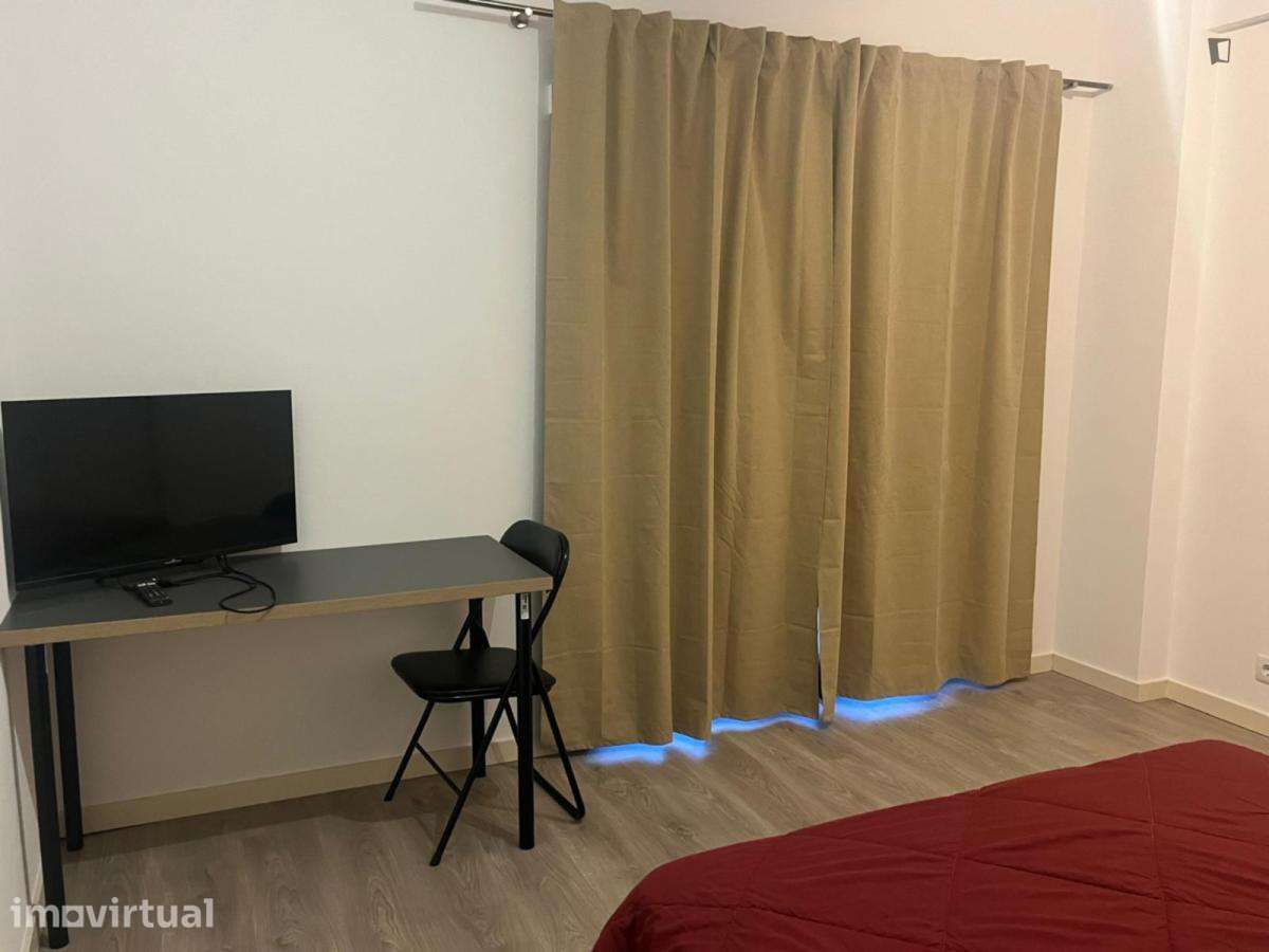 Quarto - localizado em Leiria - Grande imagem: 3/8