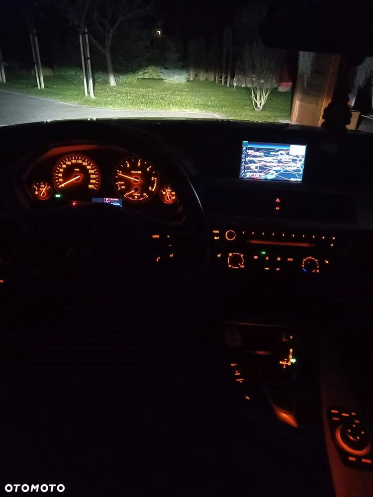 BMW Seria 3 320d Efficient Dynamics - 12