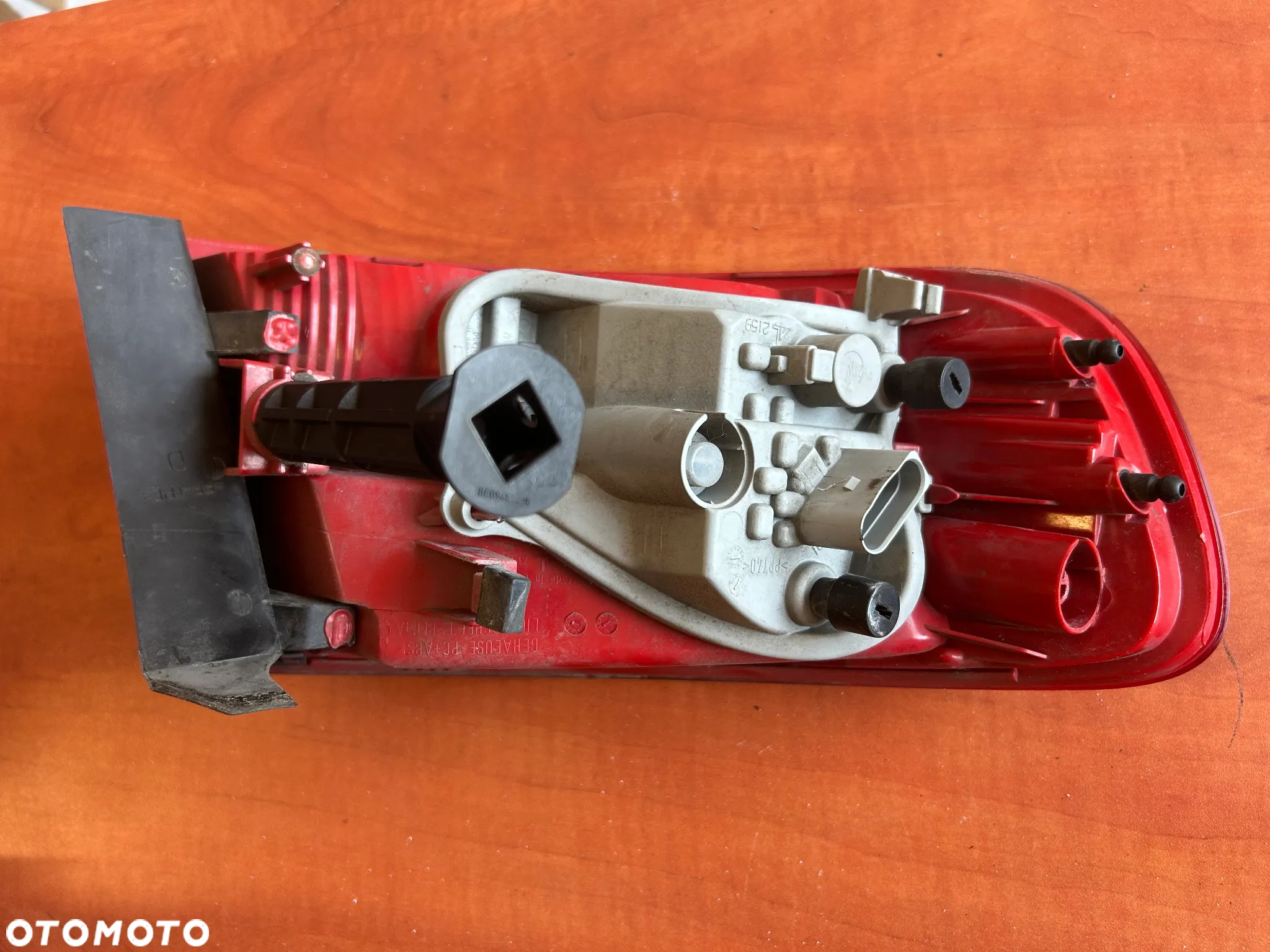LAMPA PRAWA TYŁ AUDI A4 B8 KOMBI 8K9945096 - 4