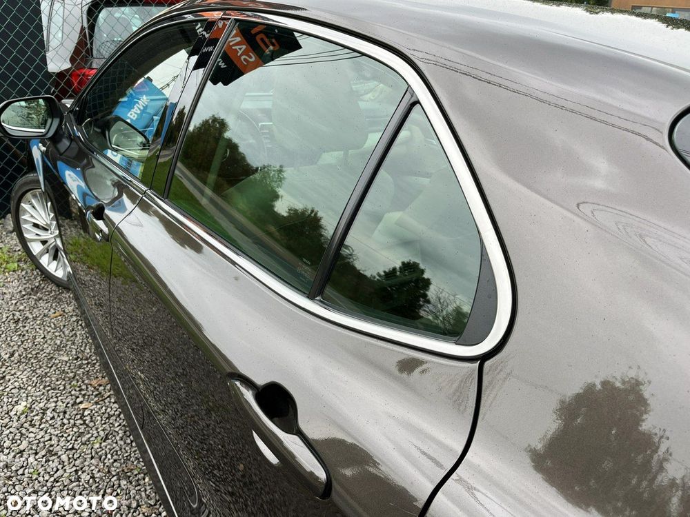 Toyota Camry 2.5 Hybrid Executive CVT - 22