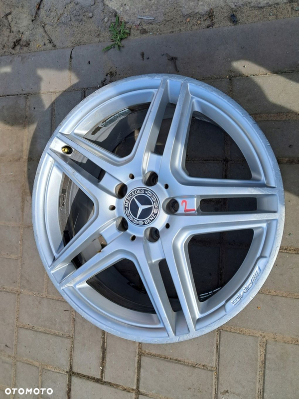 Mercedes-Benz W207 W204 felga aluminiowa 8.0 Jx 18" ET45 5x112 AMG