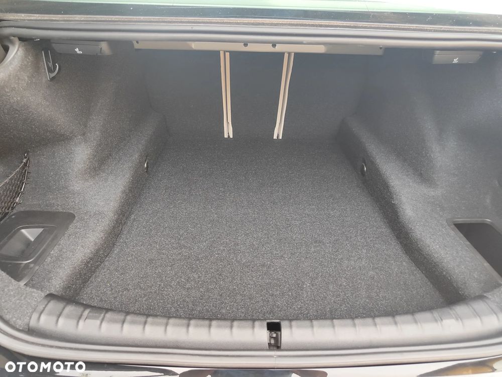 BMW Seria 5 518d mHEV Luxury Line - 26