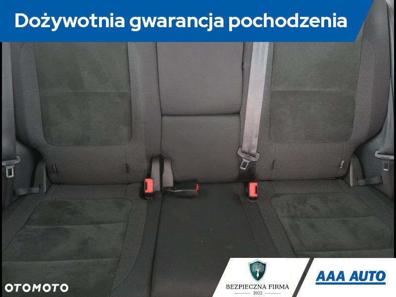 Volkswagen Tiguan - 11