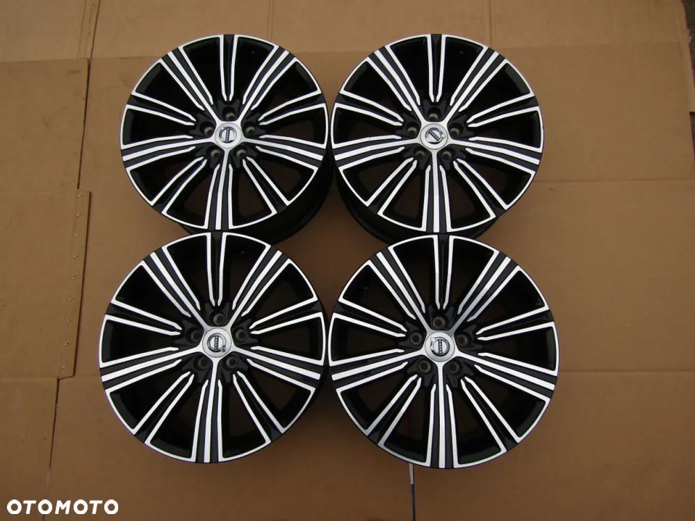 4x Felgi 18 Volvo S40 V60 S90 V90 C30 S60 XC40 XC60 8j 5x108 ET42 - 3