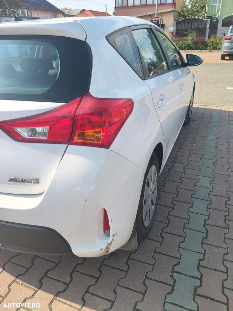 Toyota Auris - 10