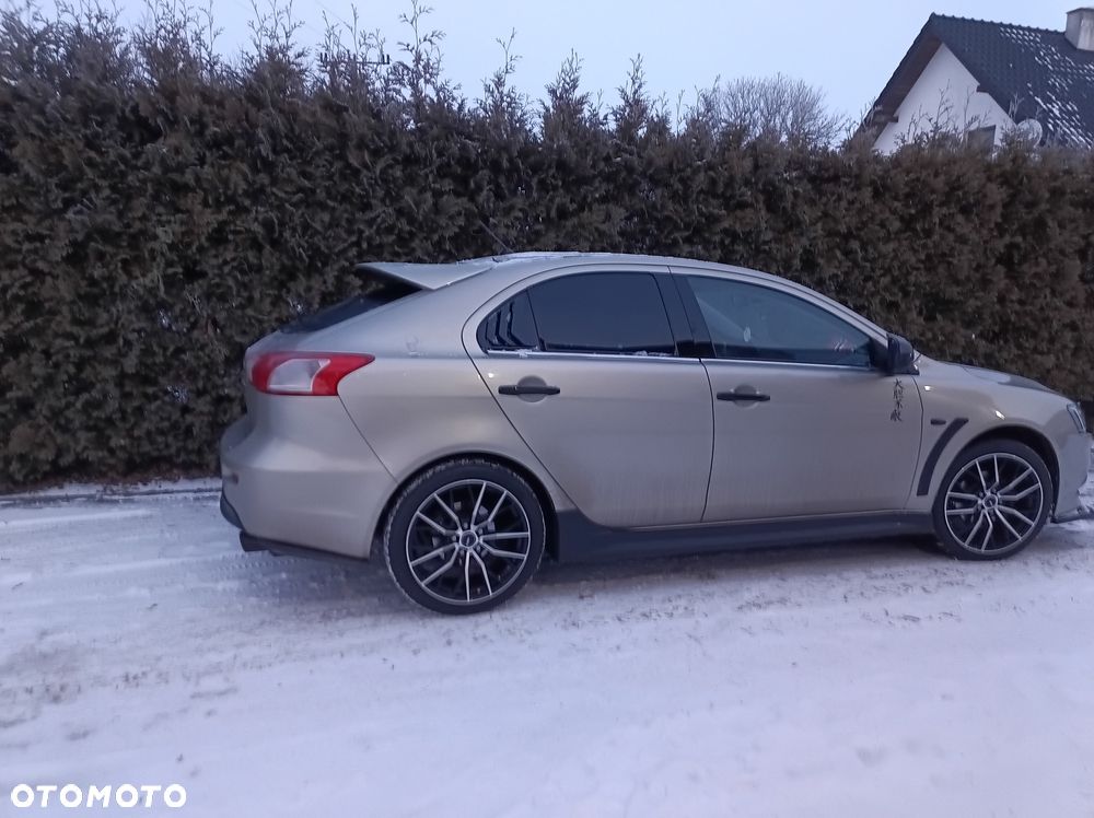 Mitsubishi Lancer - 1