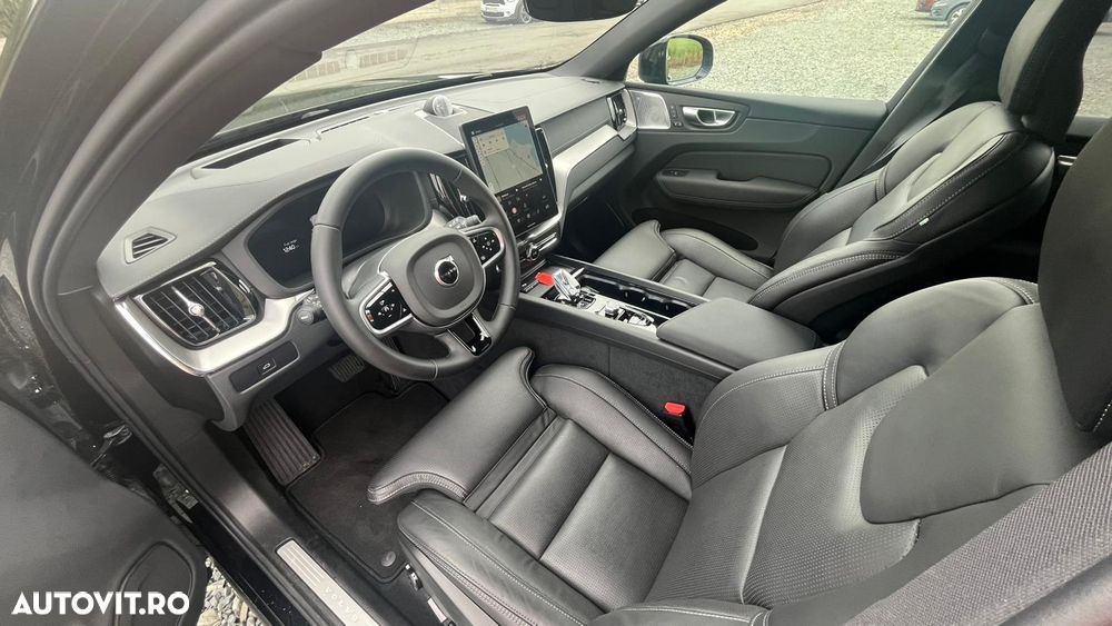 Volvo XC 60 B5 AT AWD MHEV Ultra Black Edition - 9