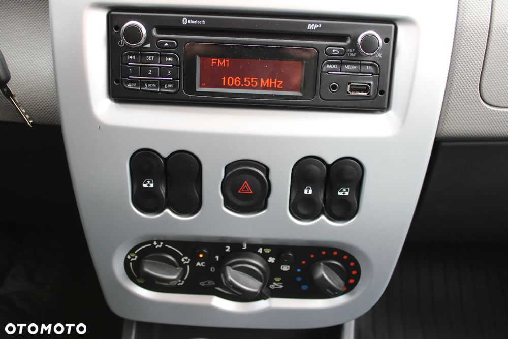 Dacia Sandero 1.2 16V 75 Live - 25