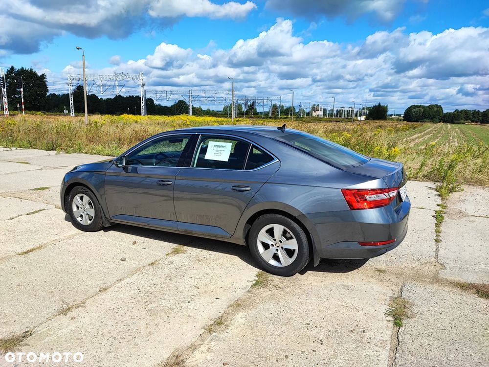 Skoda Superb 2.0 TDI SCR Ambition DSG - 14