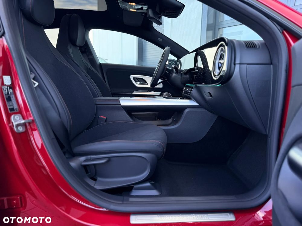 Mercedes-Benz CLA - 21