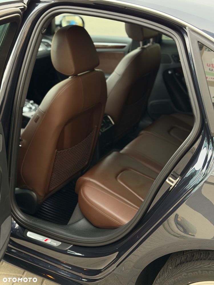 Audi A4 Limousine - 14