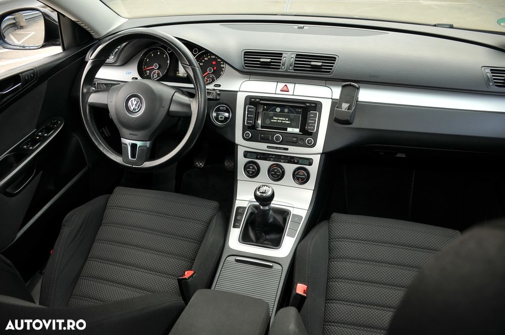 Volkswagen Passat - 15