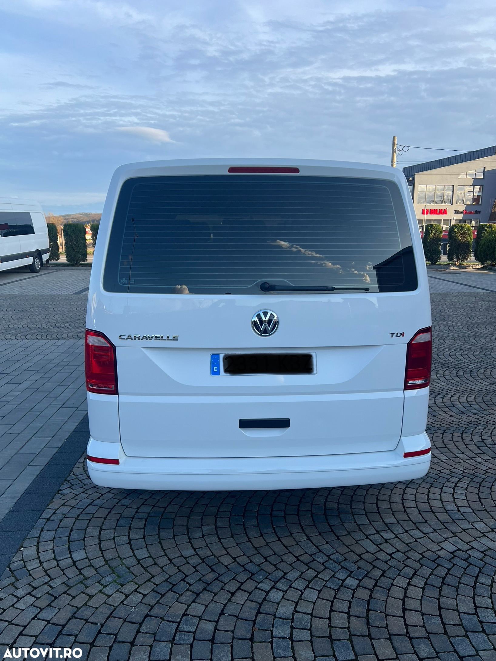 Volkswagen Caravelle - 12