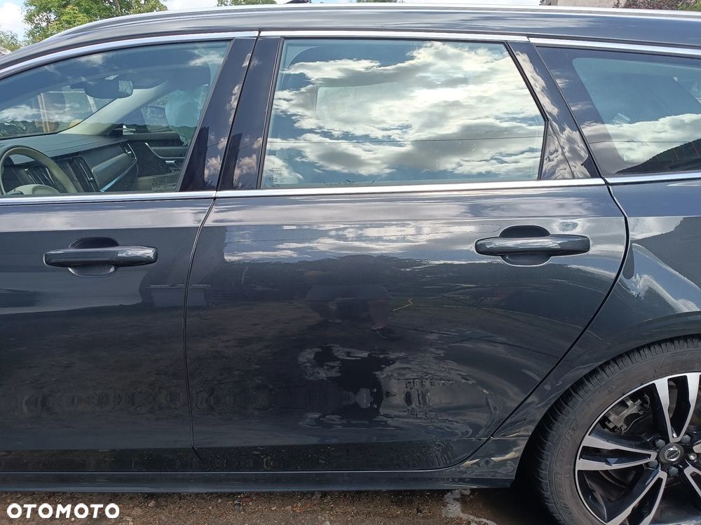 KLAPA ELEKTRYCZNA  Volvo V90 Do założenia w kolor Lakier 492 - 5