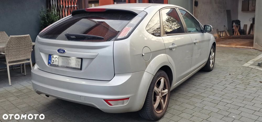 Ford Focus 1.6 Ambiente - 4