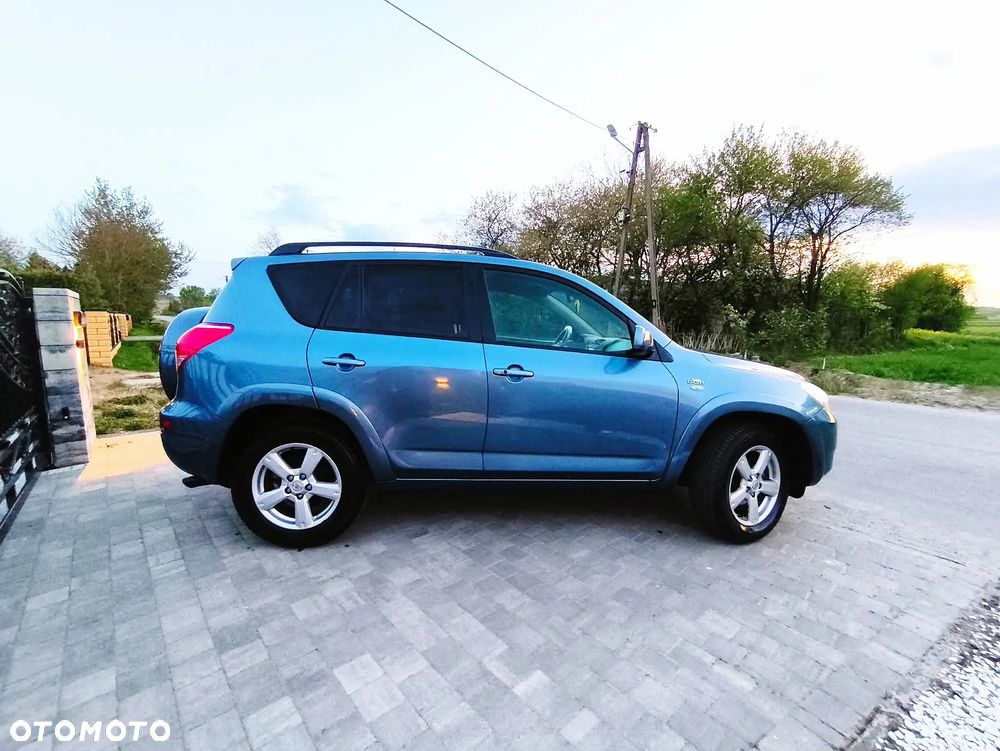 Toyota RAV4 2.2 D-4D X - 3