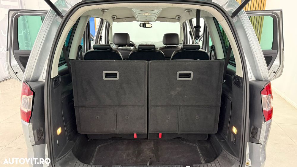 Ford Galaxy 2.0 Ghia - 16