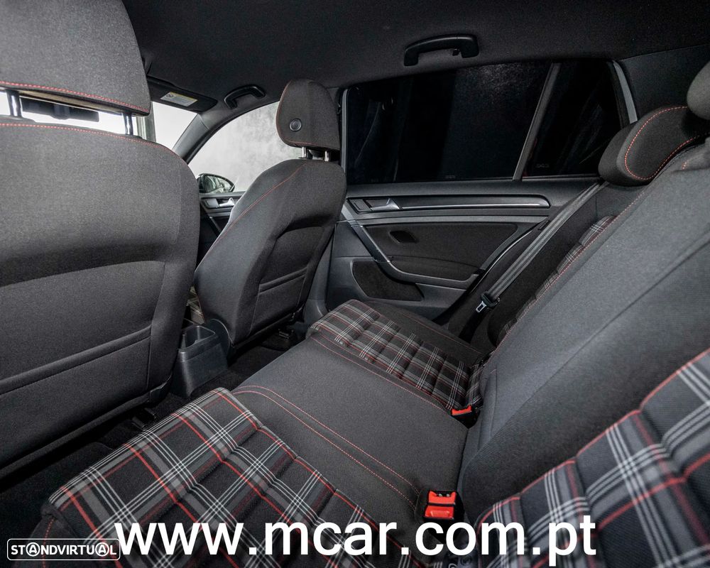 VW Golf GTI Performance BlueMotion - 11