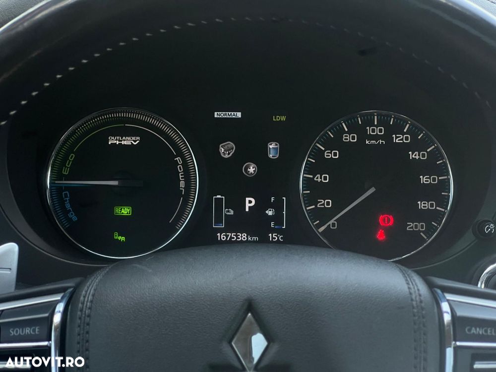 Mitsubishi Outlander - 26