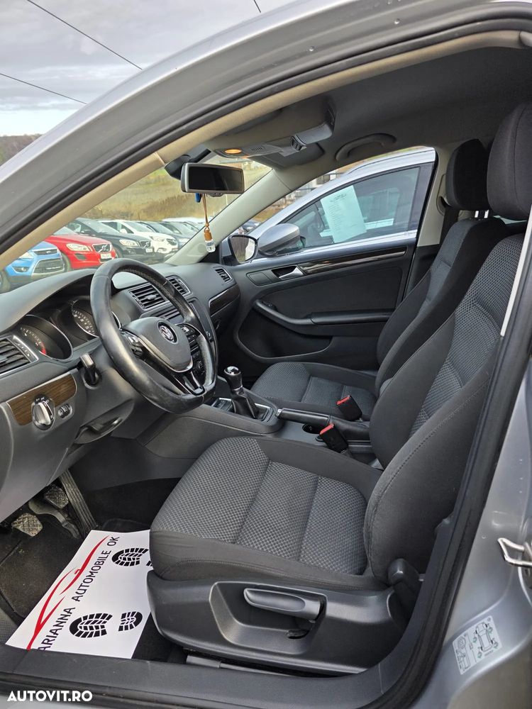 Volkswagen Jetta 2.0 TDI Comfortline - 6