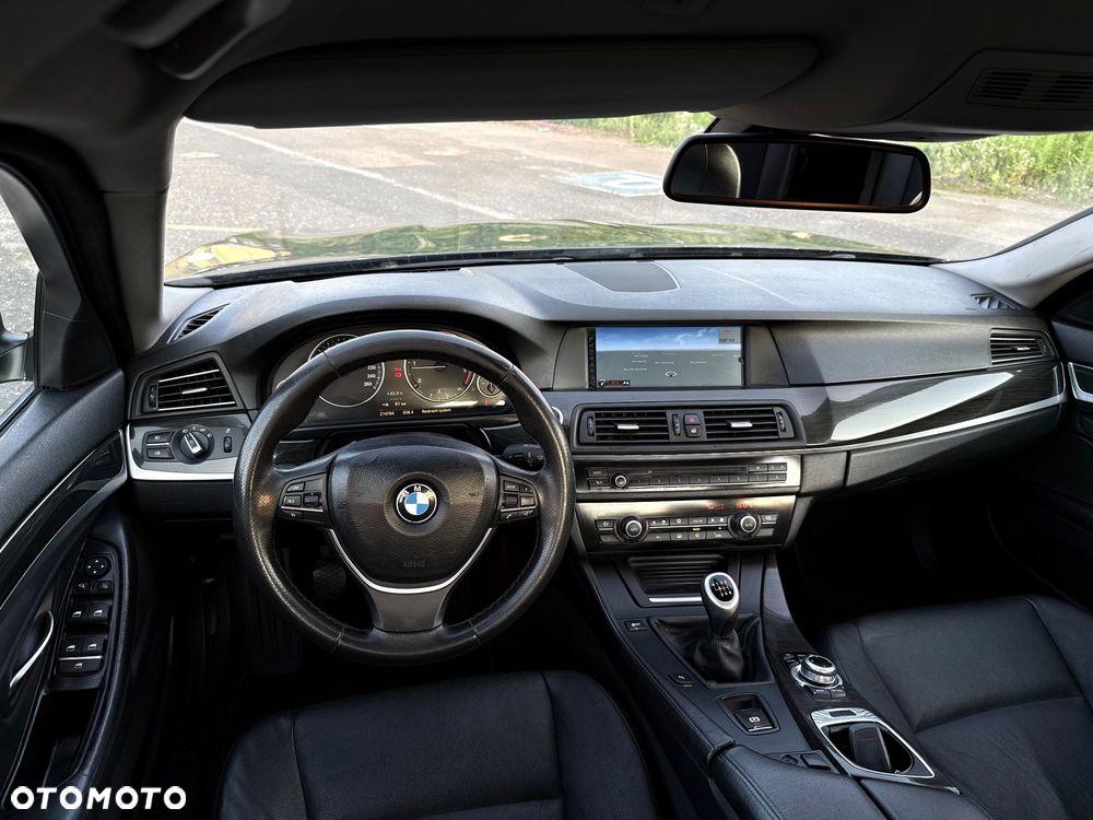 BMW Seria 5 525d - 15