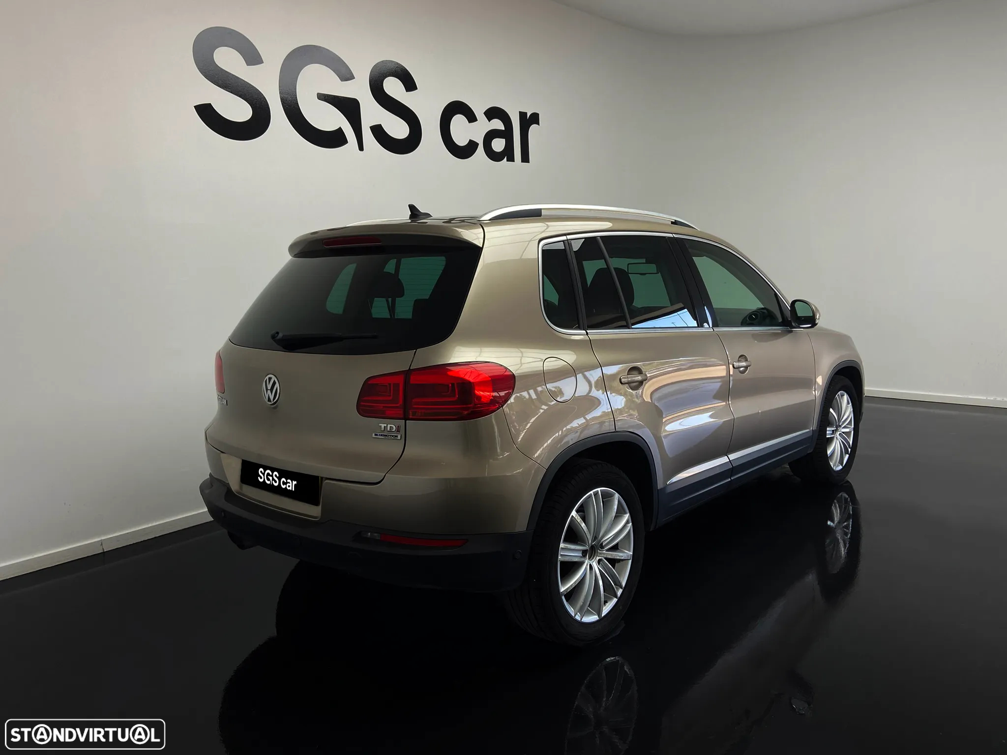 VW Tiguan 2.0 TDi Sport BlueMotion - 4