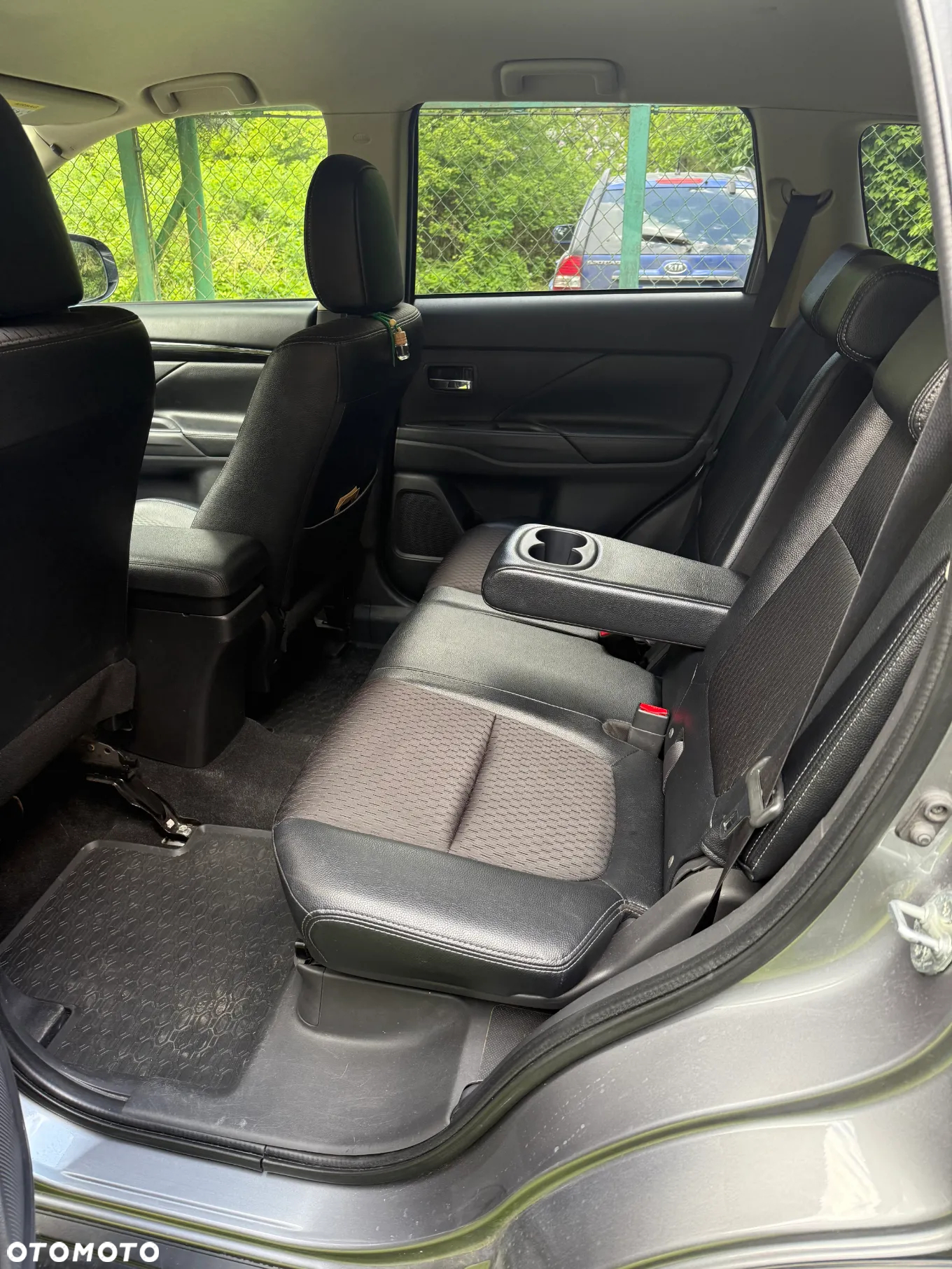 Mitsubishi Outlander - 8