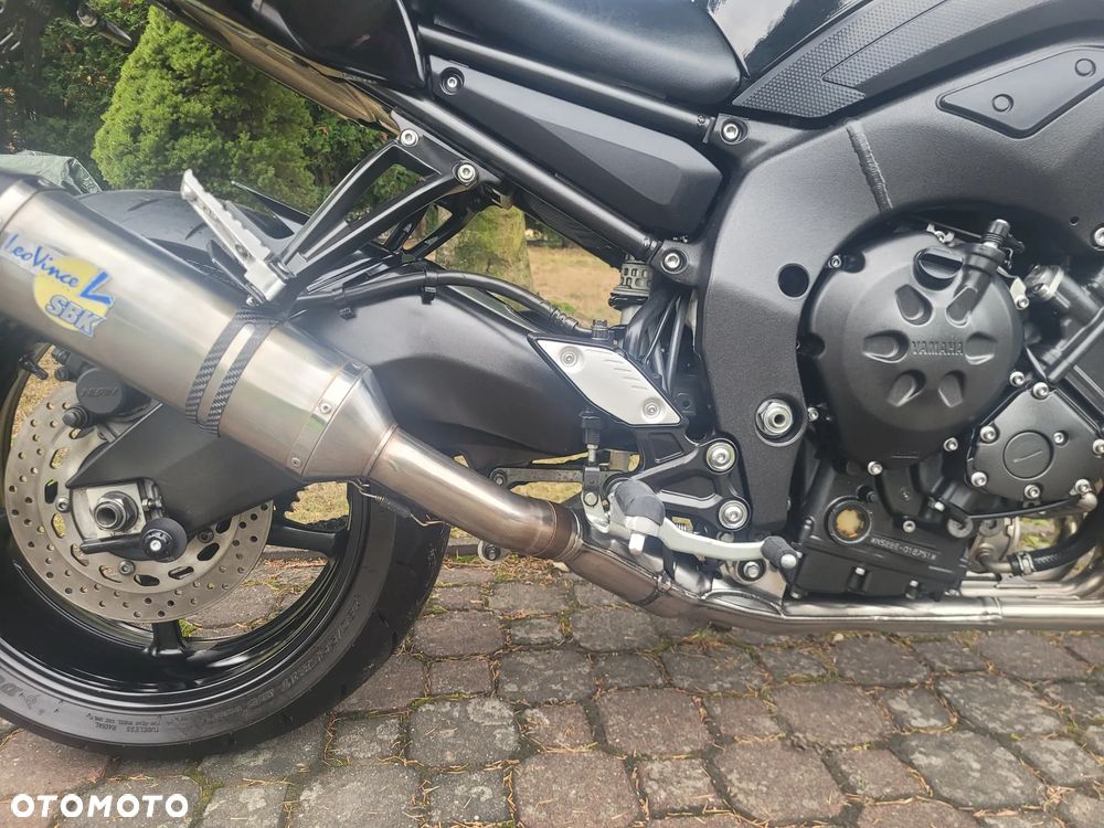 Yamaha FZ8 - 9
