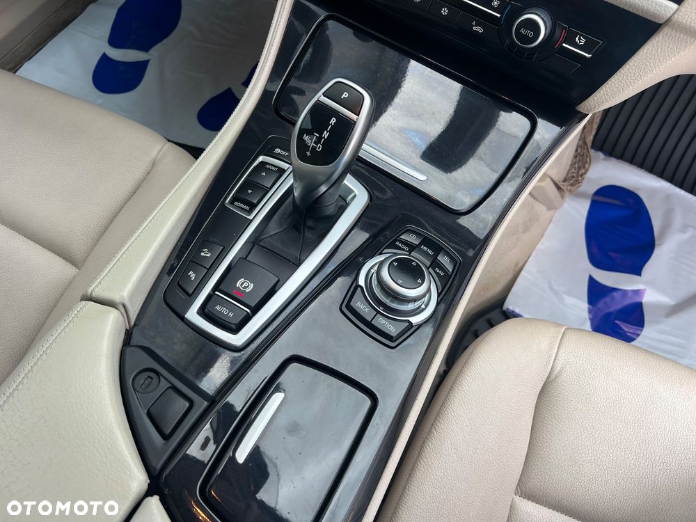 BMW Seria 5 530d xDrive Sport-Aut - 15