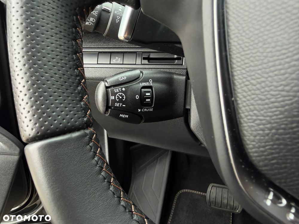 Peugeot 3008 1.2 PureTech GT Pack S&S EAT8 - 24