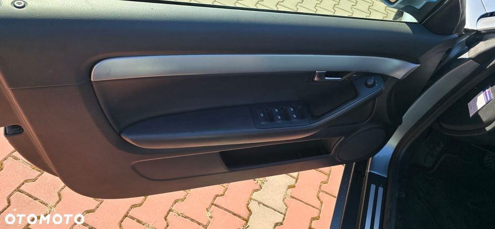 Audi A4 Cabrio 1.8 T multitronic - 19