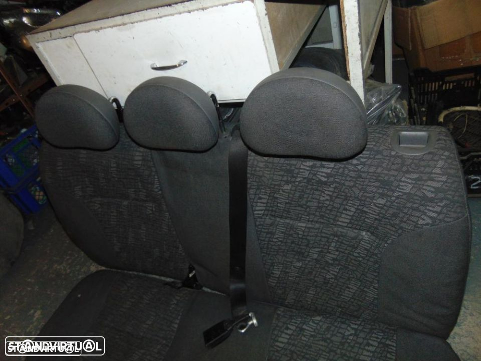 Opel Corsa C 5 portas conjunto bancos - 7