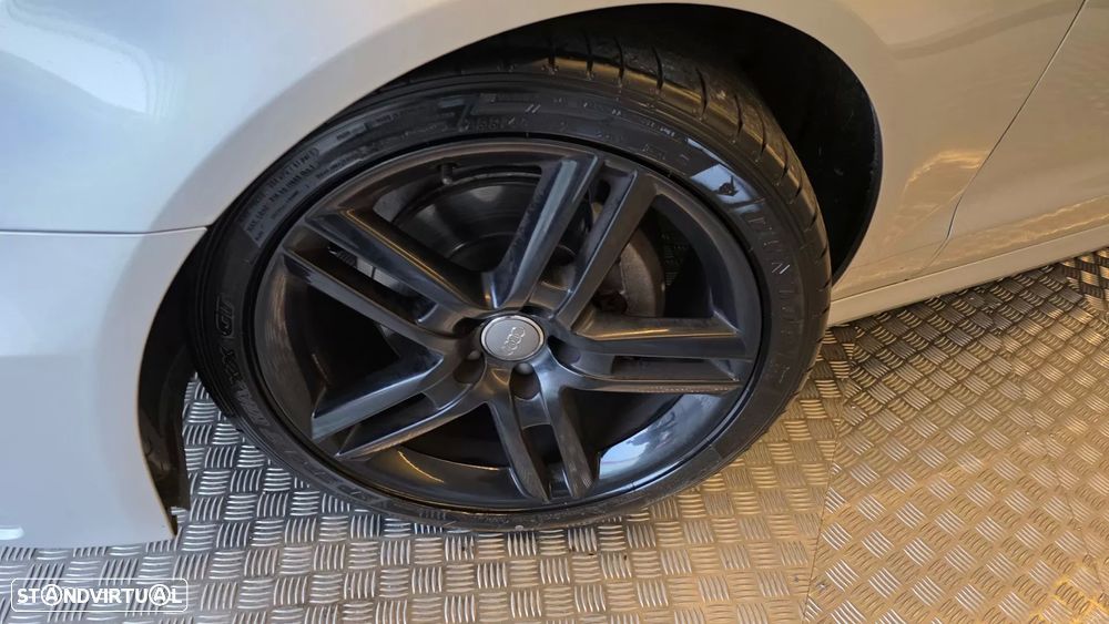 Audi A6 Avant 2.0 TDi S-line S tronic - 26