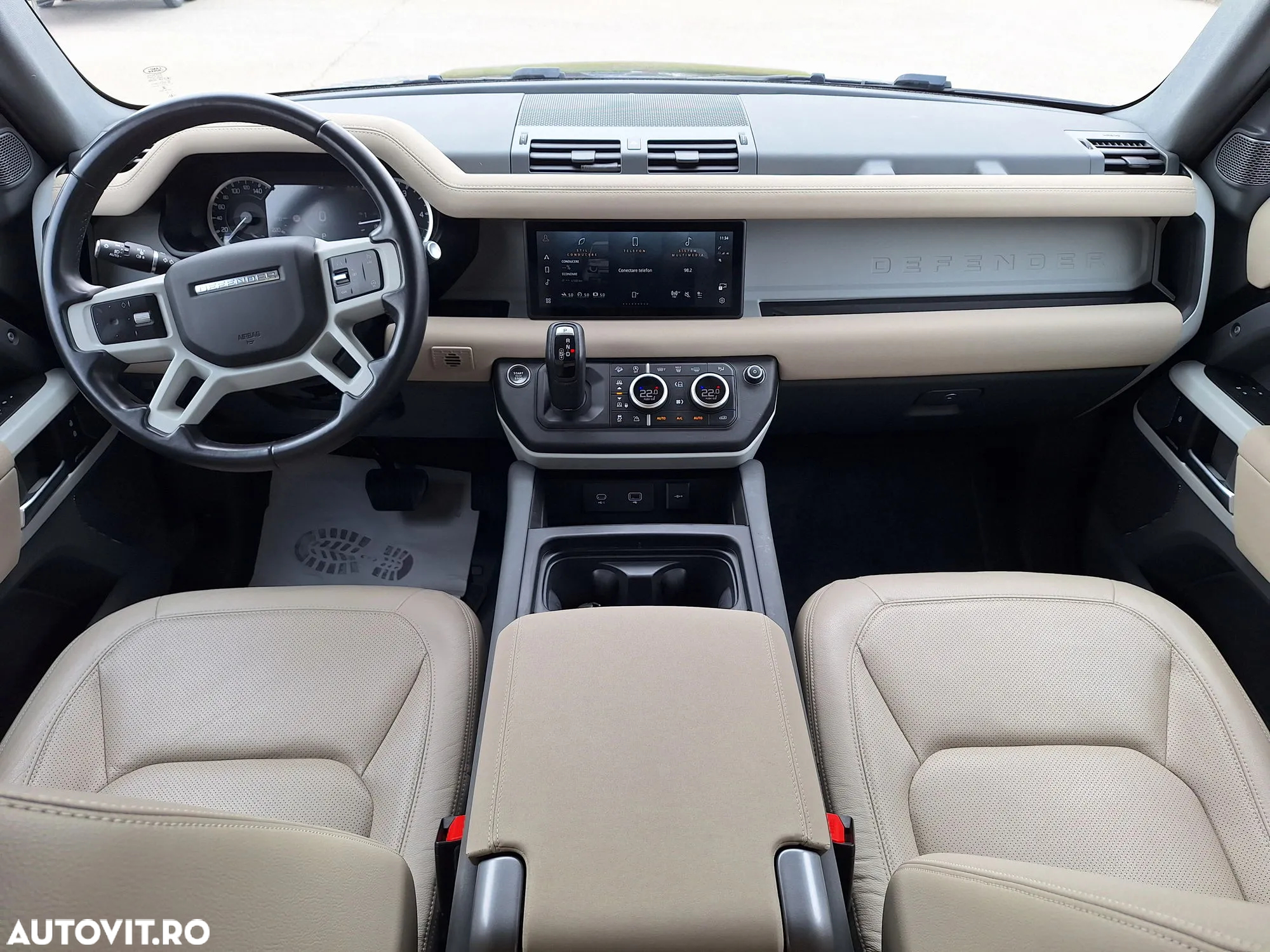 Land Rover Defender - 12