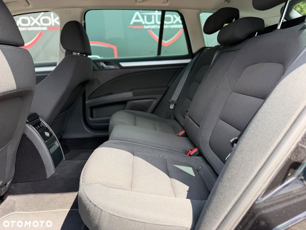 Skoda Superb 2.0 TDI DSG Ambition - 31