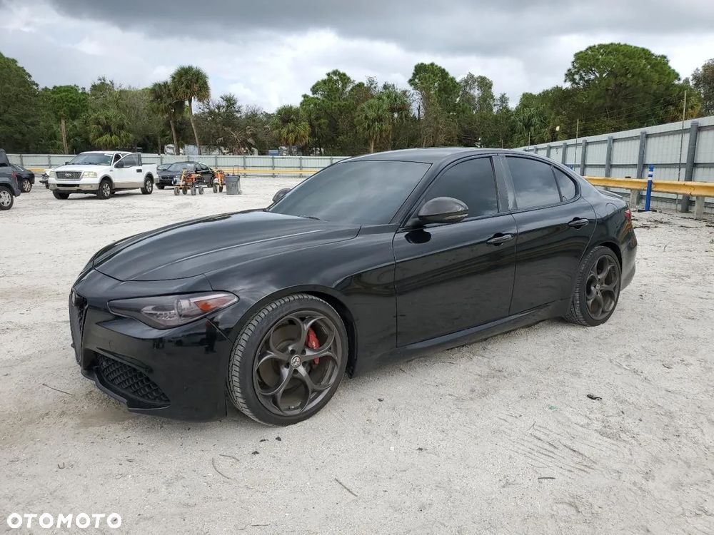Alfa Romeo Giulia 2.0 Turbo 16V AT8-Q4 Ti - 2