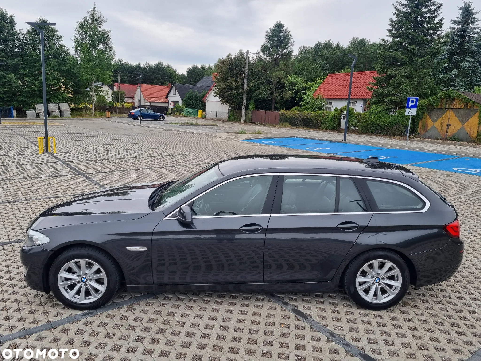 BMW Seria 5 520d Touring - 10