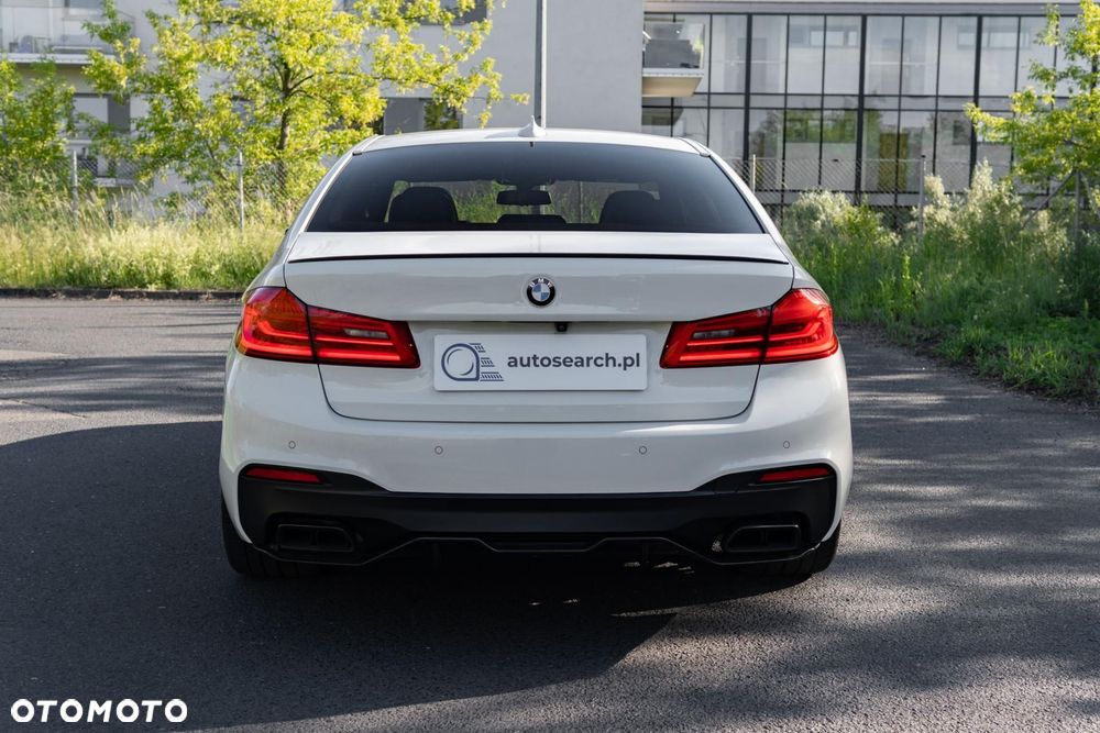 BMW Seria 5 M550i xDrive sport - 6