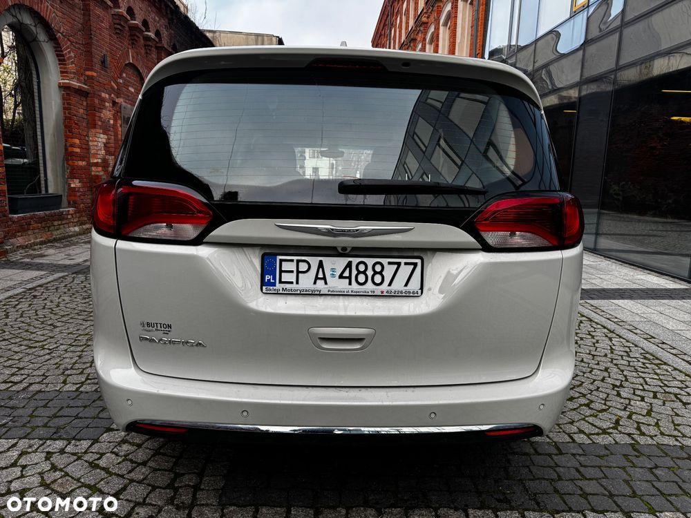 Chrysler Pacifica - 5