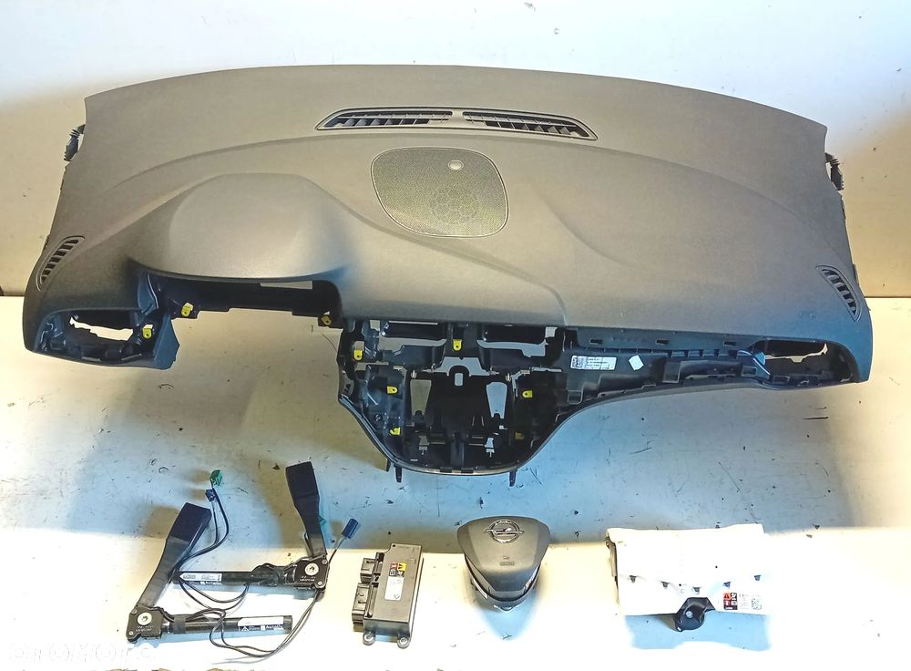 Deska rozdzielcza konsola Opel Corsa E - 1