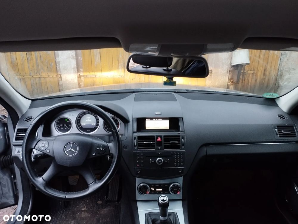Mercedes-Benz Klasa C 180 Kompressor BlueEFFICIENCY Avantgarde - 9